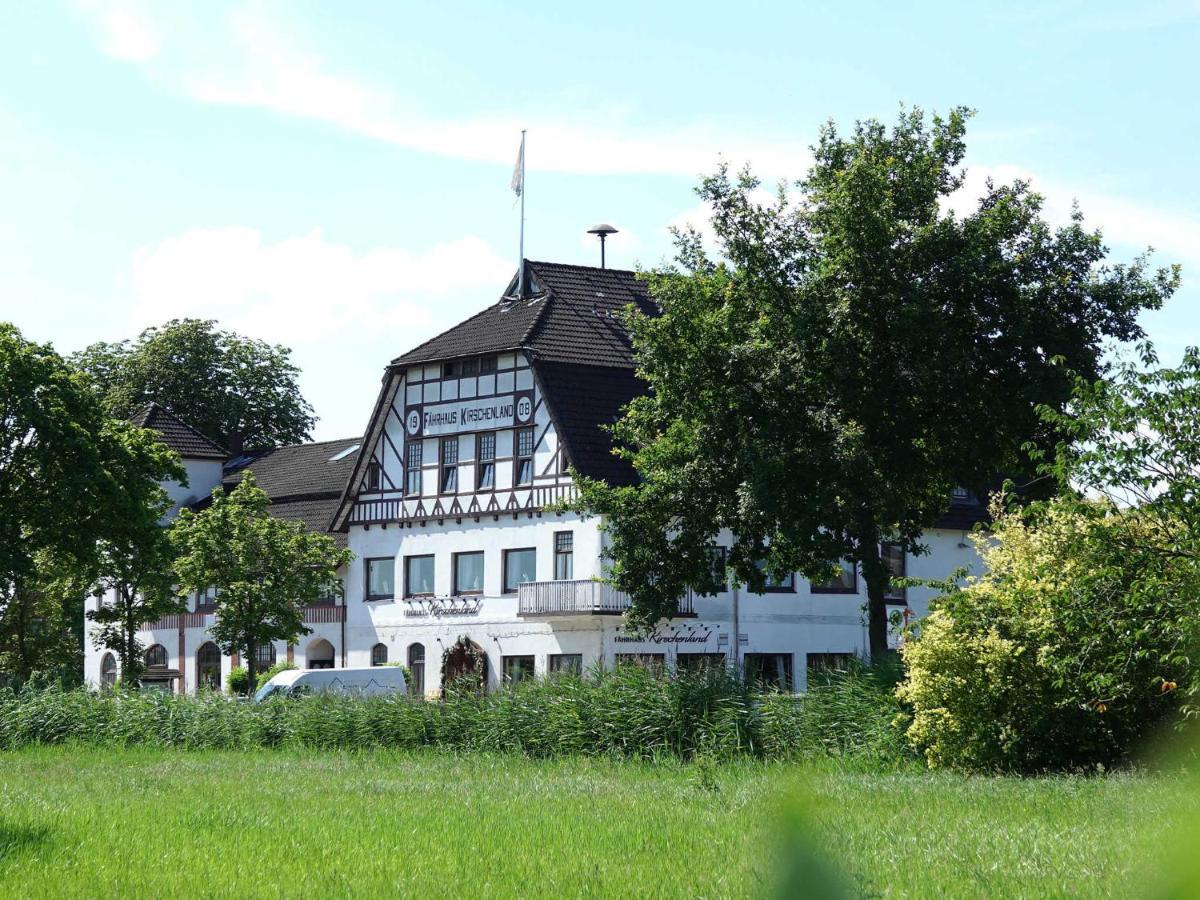 Hotel Faehrhaus Kirschenland Jork Exterior foto